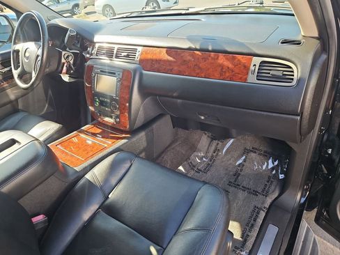 Used 2012 Chevrolet Suburban LTZ AWD/4WD image 29