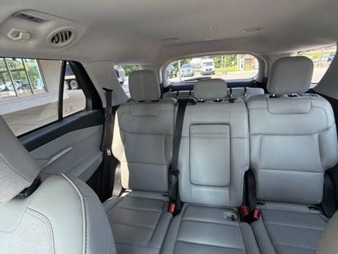Used 2026 Ford Explorer Active w/ Active Comfort Package RWD image 21