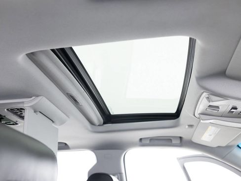 Used 2015 GMC Yukon Denali w/ Touring Package image 37