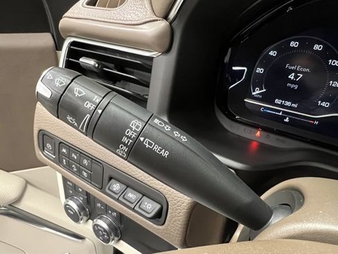 Used 2023 GMC Yukon XL Denali image 31