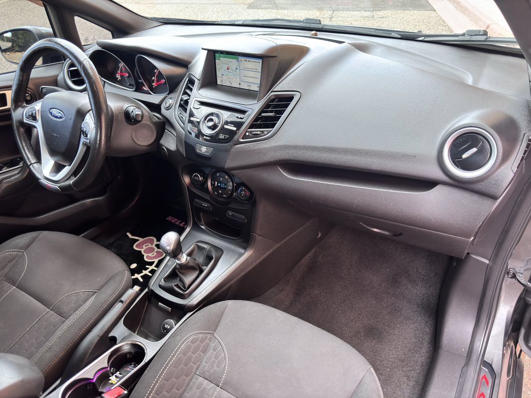 Used 2016 Ford Fiesta ST FWD image 39