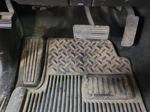 Used 2015 Chevrolet Silverado 2500 LT w/ LT Convenience Package image 30