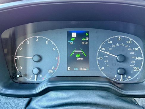 Used 2025 Toyota Corolla LE image 19