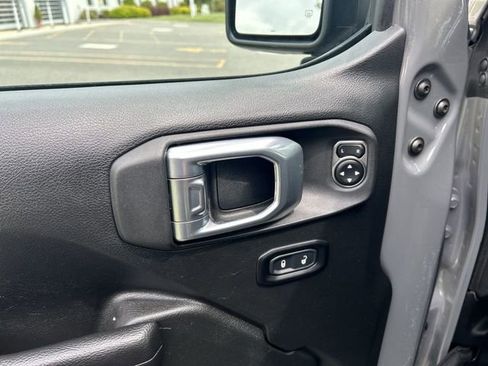 Used 2023 Jeep Wrangler Unlimited Sport AWD/4WD image 16