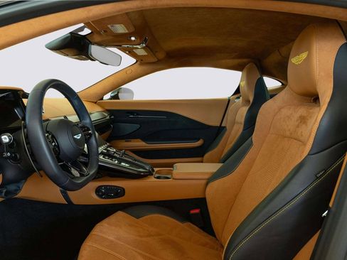 Used 2025 Aston Martin V8 Vantage Coupe image 13
