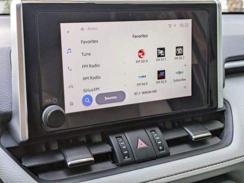 Used 2023 Toyota RAV4 XLE Premium image 12