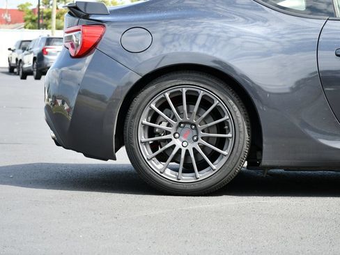 Used 2019 Toyota 86 RWD image 10