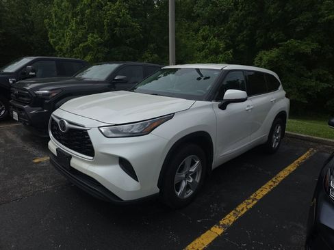 Used 2020 Toyota Highlander L AWD/4WD image 1