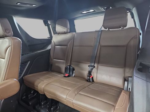 Used 2024 Chevrolet Tahoe High Country AWD/4WD image 15