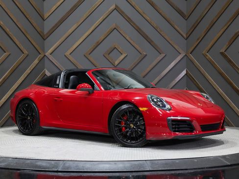 Used 2019 Porsche 911 Targa 4S image 3