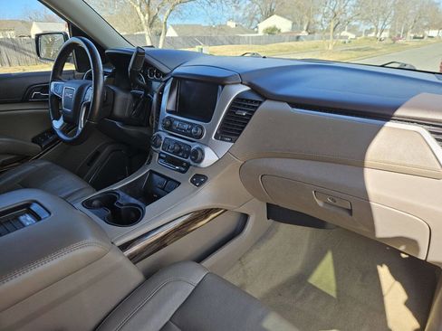 Used 2015 GMC Yukon XL SLT w/ Open Road Package image 18