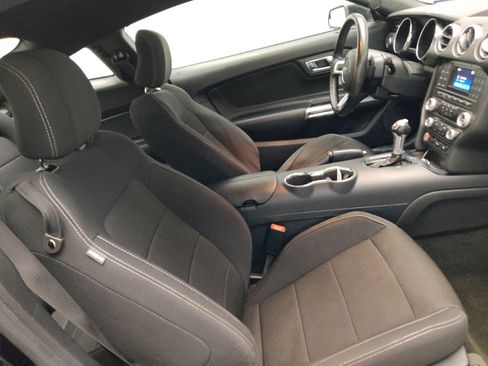 Used 2017 Ford Mustang Coupe RWD image 21