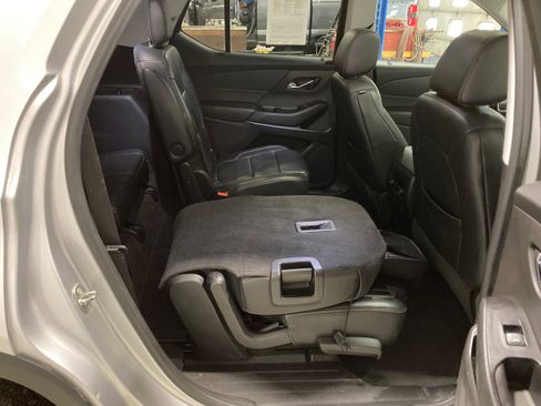 Used 2018 Chevrolet Traverse LT image 8