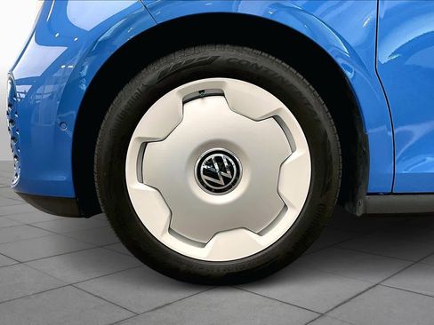 Used 2025 Volkswagen ID. Buzz 1st Edition image 10