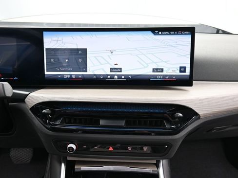 Used 2025 BMW 330i xDrive Sedan image 12