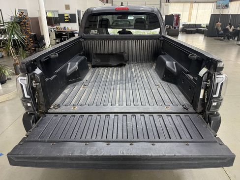 Used 2021 Toyota Tacoma SR AWD/4WD image 9