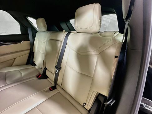 Used 2019 Cadillac XT5 FWD image 23