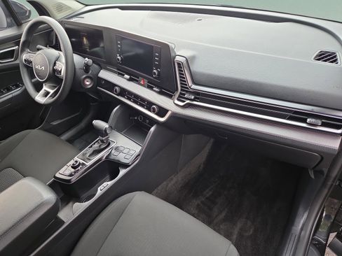 Used 2025 Kia Sportage LX image 35