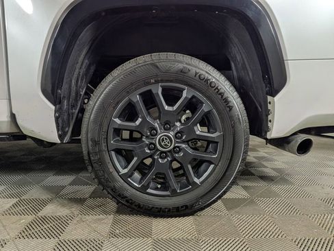 Used 2024 Toyota Tundra Platinum AWD/4WD image 12