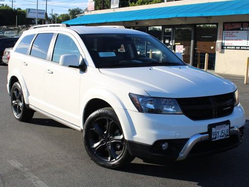 Used 2018 Dodge Journey Crossroad image 1