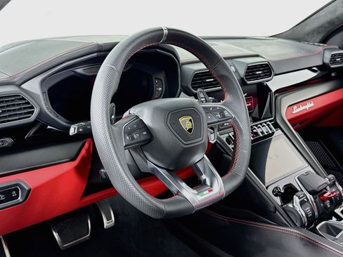 Used 2024 Lamborghini Urus S AWD/4WD image 12