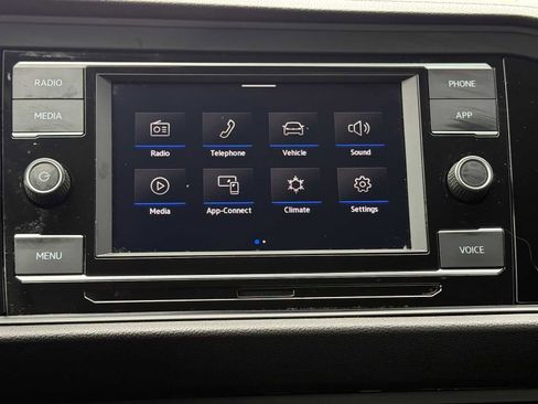 Certified 2023 Volkswagen Jetta SE FWD image 23