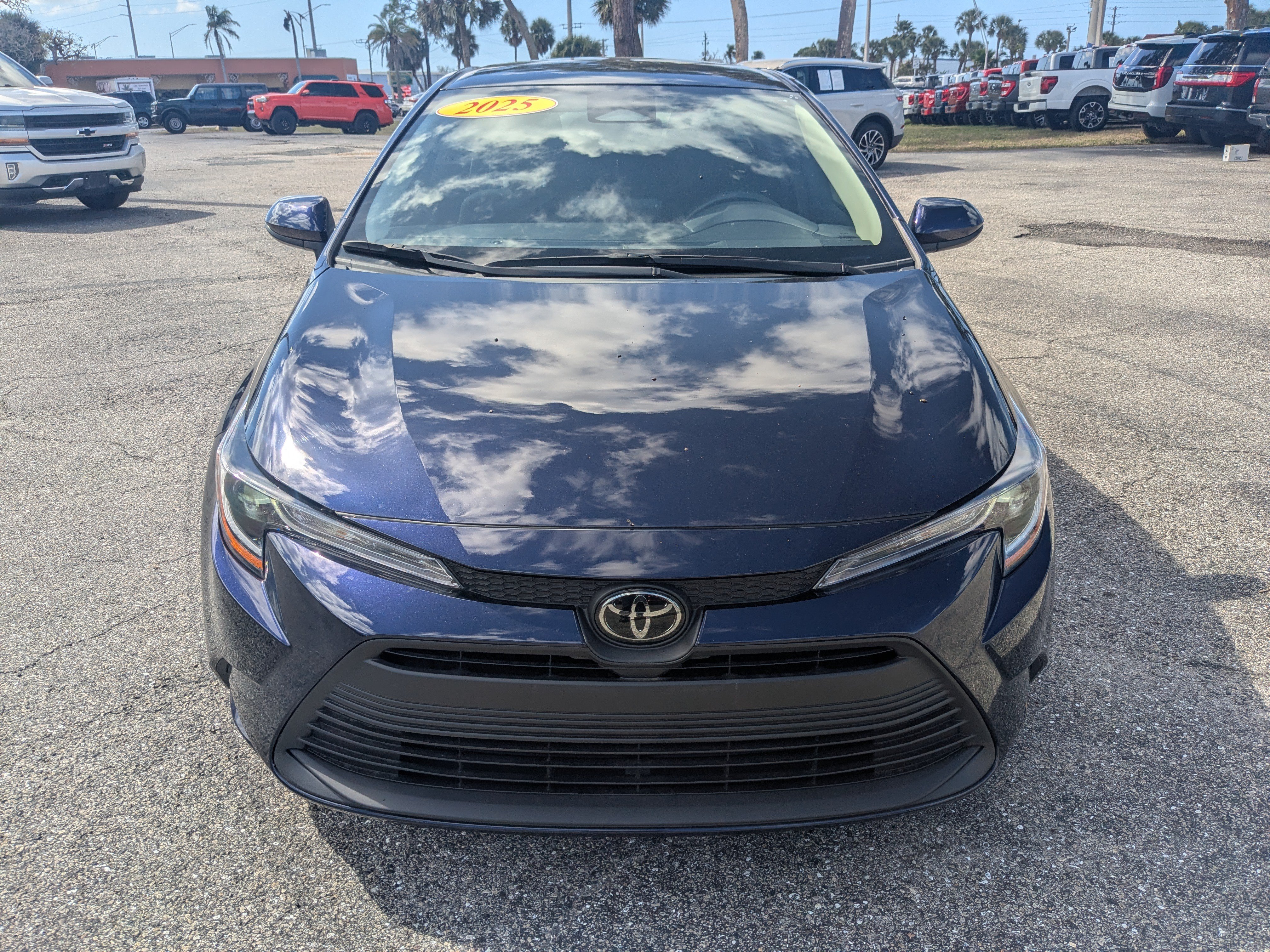 Used 2025 Toyota Corolla LE FWD image 9