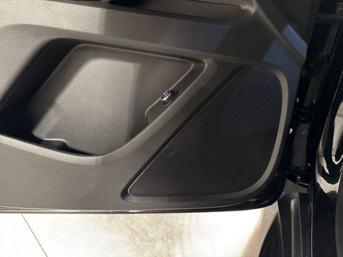 Used 2020 Chevrolet Traverse LT w/ LPO, Floor Liner Package FWD image 19