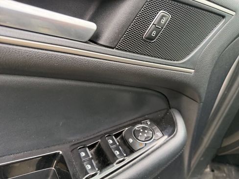 Used 2019 Ford Edge SEL w/ Equipment Group 201A AWD/4WD image 19
