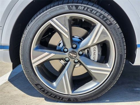 Used 2025 Genesis GV80 2.5T Prestige image 7