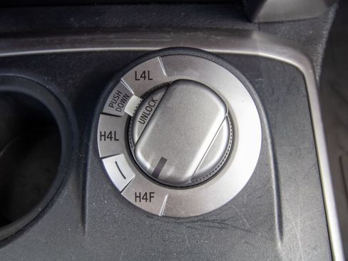Used 2016 Toyota 4Runner Limited AWD/4WD image 33