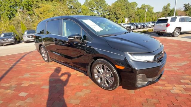 Certified 2025 Honda Odyssey Touring image 3