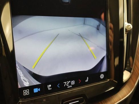 Used 2024 Volvo XC60 B5 Plus image 15