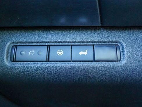 New 2025 Nissan Pathfinder SL image 15