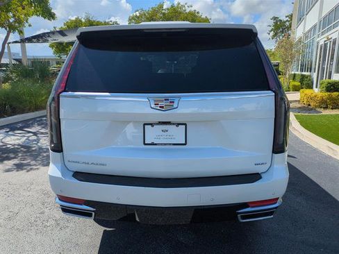 Certified 2024 Cadillac Escalade Premium Luxury Platinum image 4