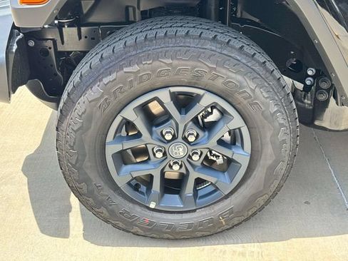 New 2026 Jeep Gladiator Sport AWD/4WD image 4