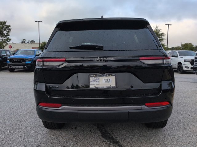 New 2027 Jeep Grand Cherokee Limited w/ Limited Altitude Package AWD/4WD image 5