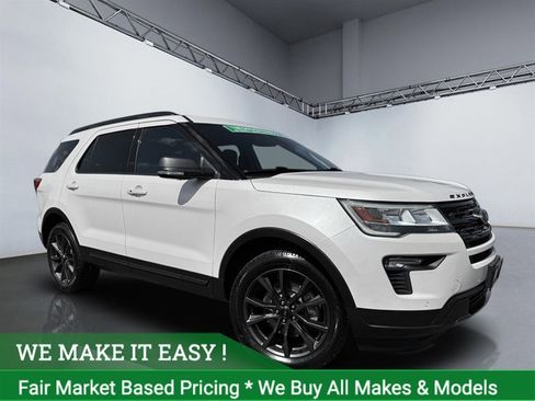 Used 2018 Ford Explorer XLT w/ Equipment Group 202A image 1