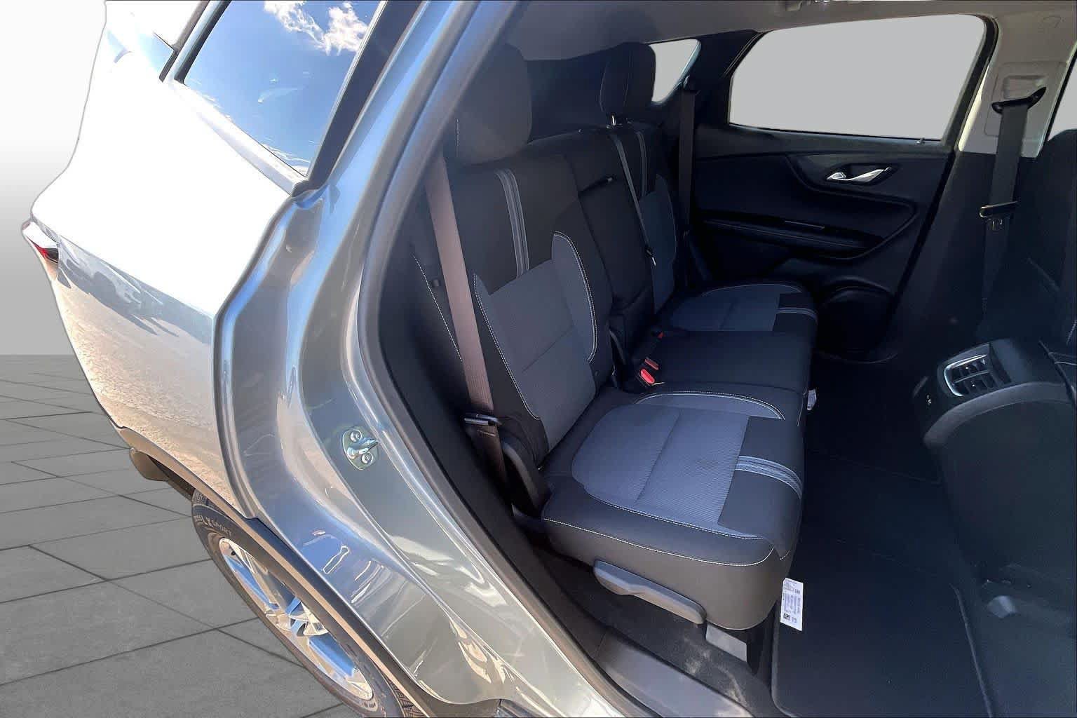 Used 2026 Chevrolet Blazer LT FWD image 34