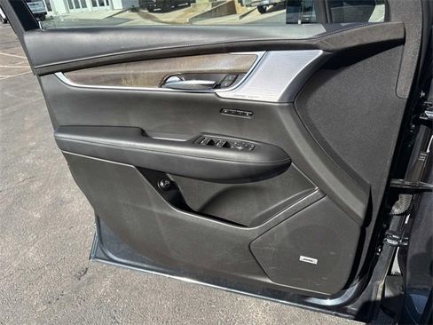 Used 2021 Cadillac XT6 Sport w/ Platinum Package image 9