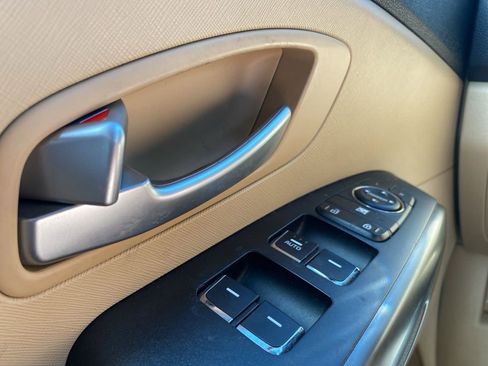 Used 2019 Kia Sedona EX image 24