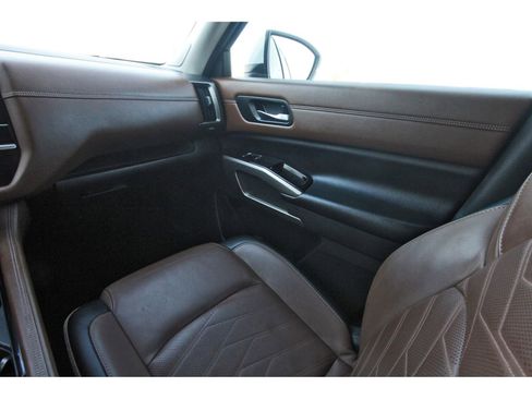 Used 2023 Nissan Pathfinder Platinum w/ Cargo Package image 14