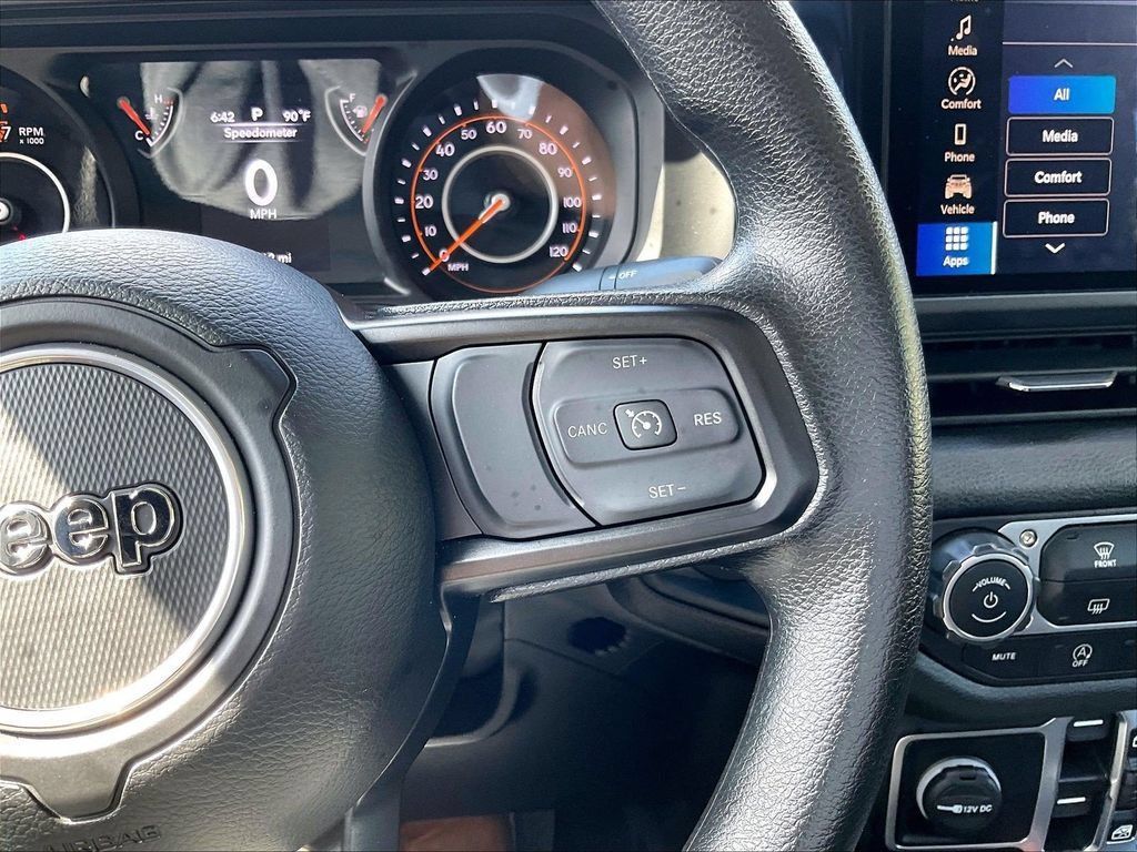 Used 2025 Jeep Gladiator Sport AWD/4WD image 24