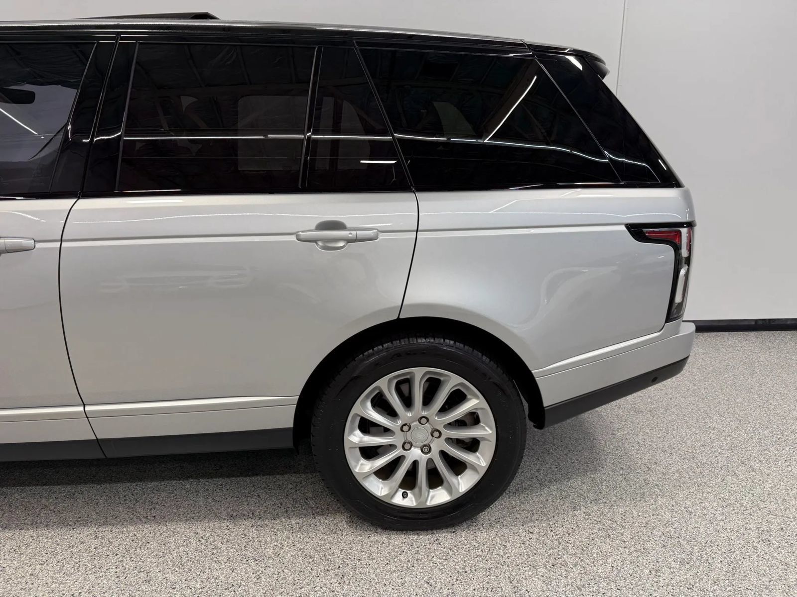 Used 2019 Land Rover Range Rover HSE AWD/4WD image 6