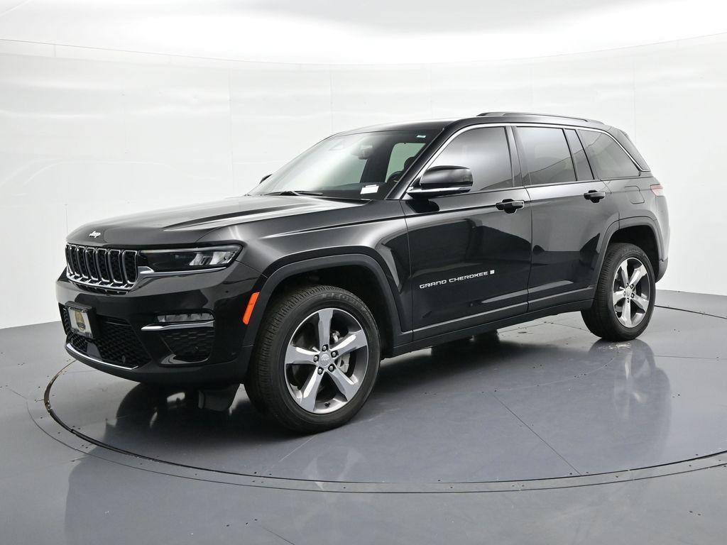 Used 2025 Jeep Grand Cherokee Limited w/ Luxury Tech Group II AWD/4WD image 1