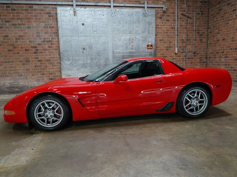 Used 2003 Chevrolet Corvette Z06 RWD image 9