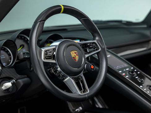 Used 2015 Porsche 918 Spyder AWD/4WD image 8