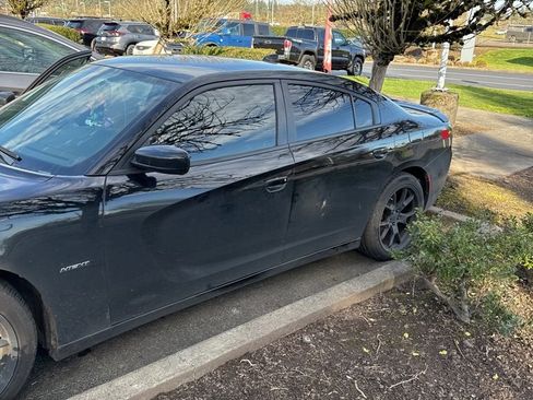 Used 2015 Dodge Charger R/T image 2