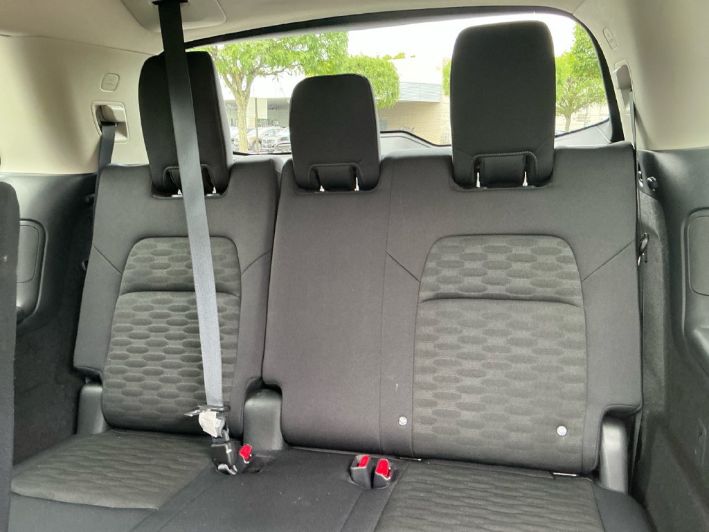 Used 2025 Nissan Pathfinder SV AWD/4WD image 32