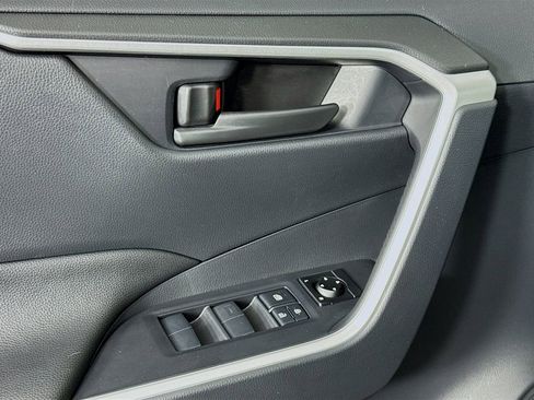 Used 2025 Toyota RAV4 LE image 19